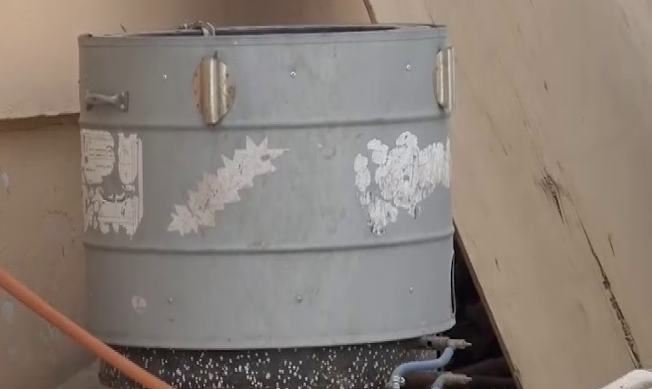 (2)