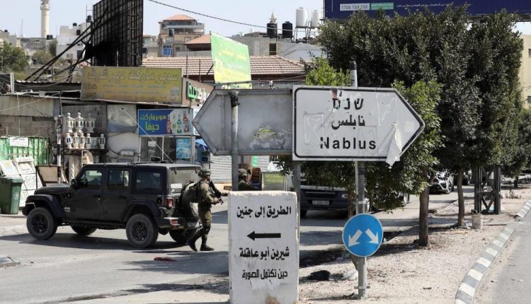 الاحتلال يشدد من إجراءاته العسكرية في محيط نابلس